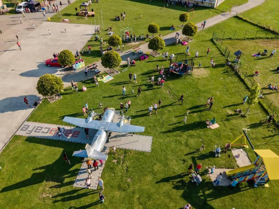 Aerocafe Hotell Partizánske Exteriör bild