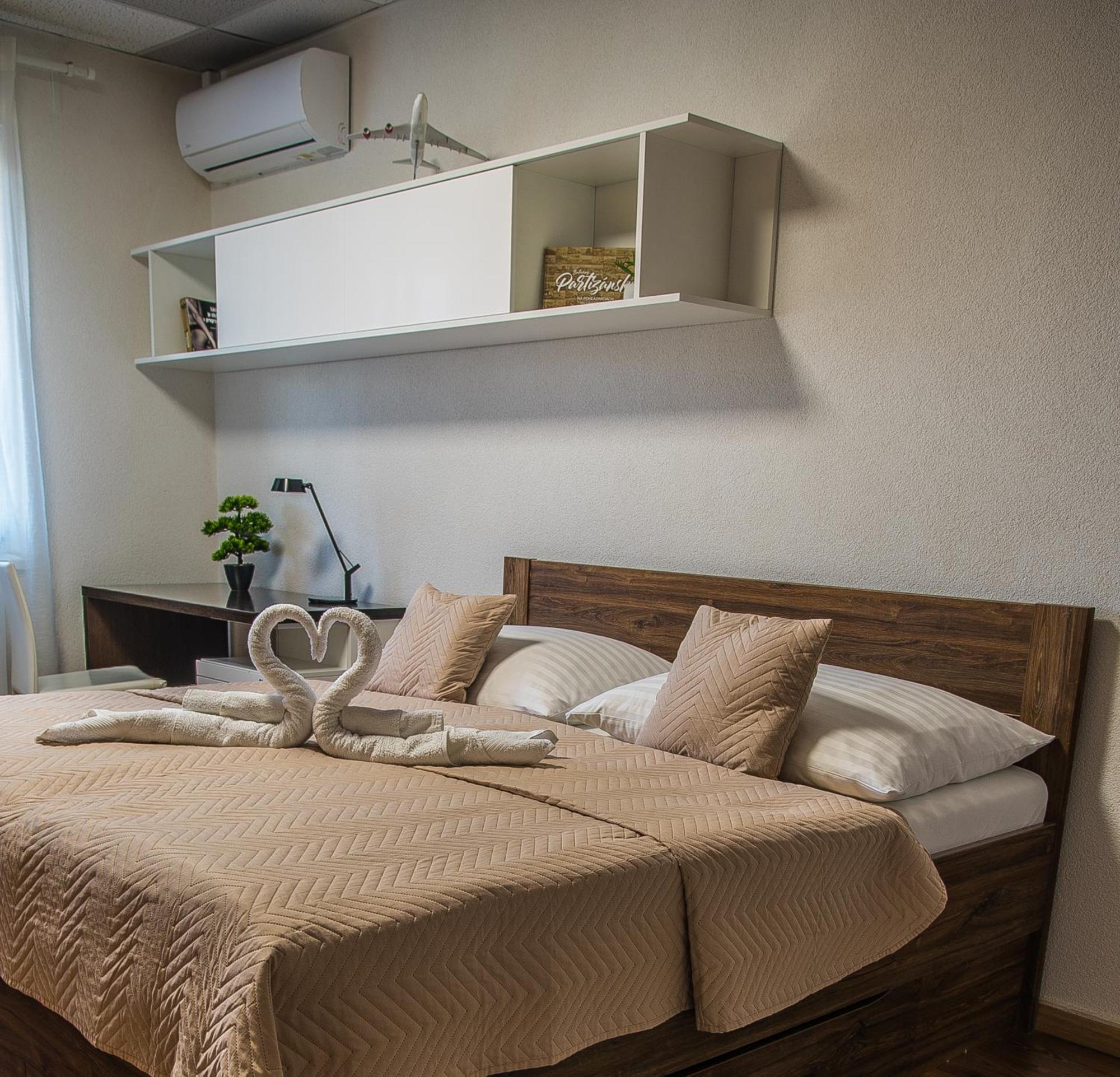 Aerocafe Hotell Partizánske Exteriör bild